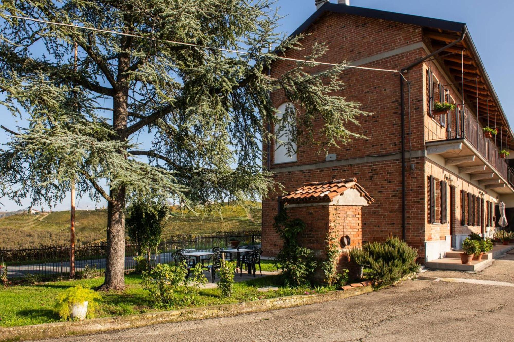 Casa Rubbo - Appartamento 'Como' Nelle Langhe ألبا المظهر الخارجي الصورة